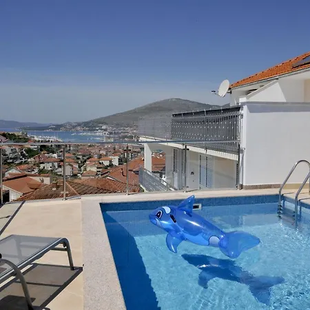 Marina Τρογκίρ