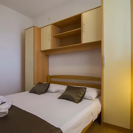Marina Apartment Bol